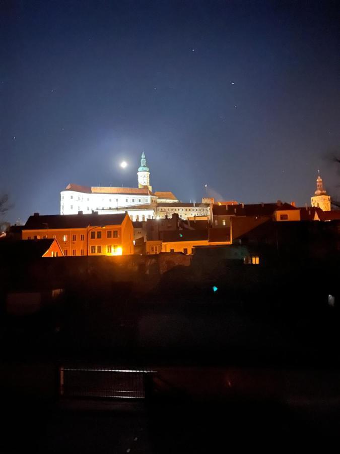 Rv Apartman Mikulov Eksteriør billede